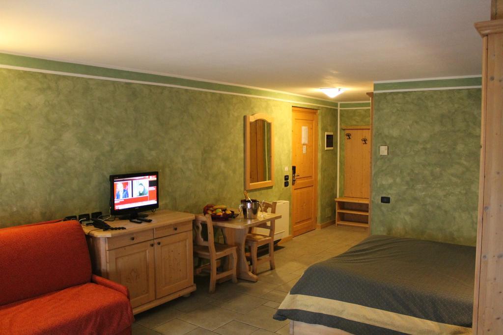 Boscone Suite Hotel Madesimo Esterno foto